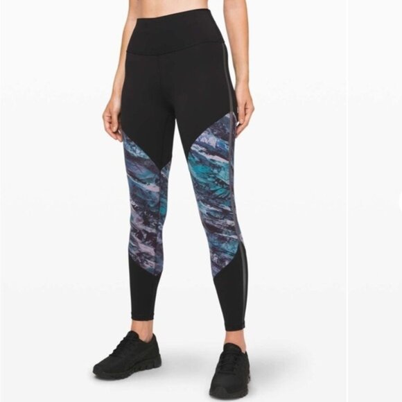 Lululemon Run to Reset Tight 25" size 4 in Black / Frozen Island Multi - Picture 1 of 13